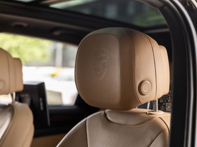 2023 Porsche Cayenne Cayenne Platinum Edition (MY23)