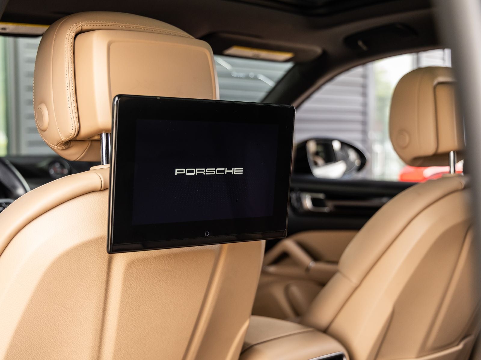 2023 Porsche Cayenne Cayenne Platinum Edition (MY23)
