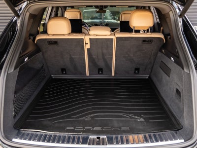 2023 Porsche Cayenne Cayenne Platinum Edition (MY23)