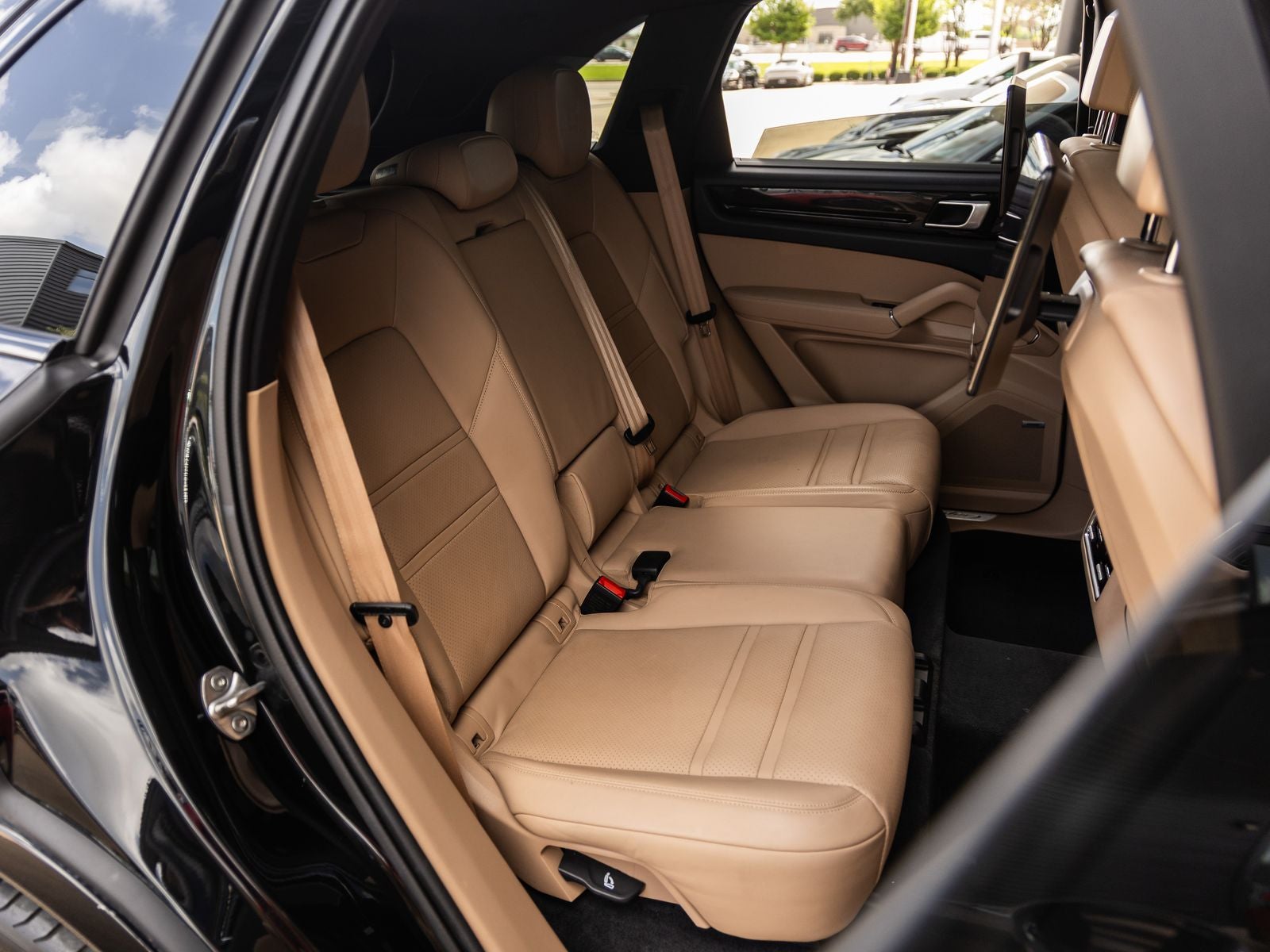 2023 Porsche Cayenne Cayenne Platinum Edition (MY23)