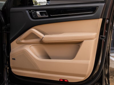 2023 Porsche Cayenne Cayenne Platinum Edition (MY23)