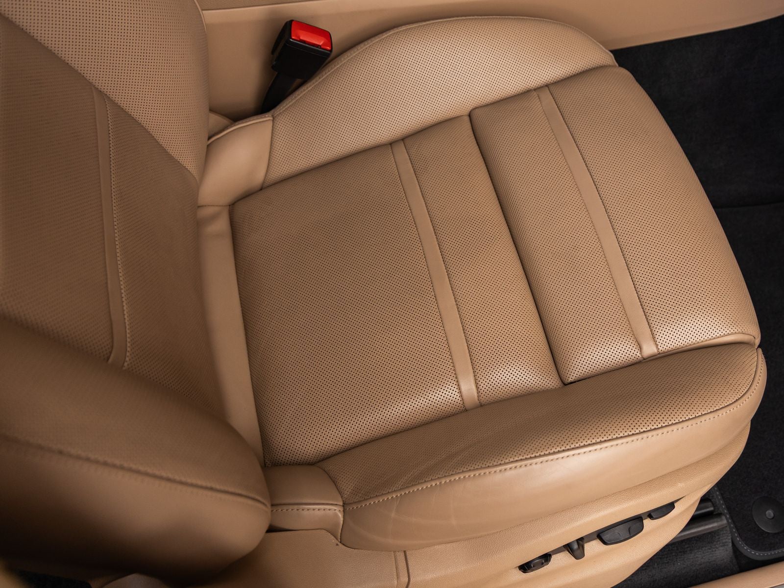 2023 Porsche Cayenne Cayenne Platinum Edition (MY23)