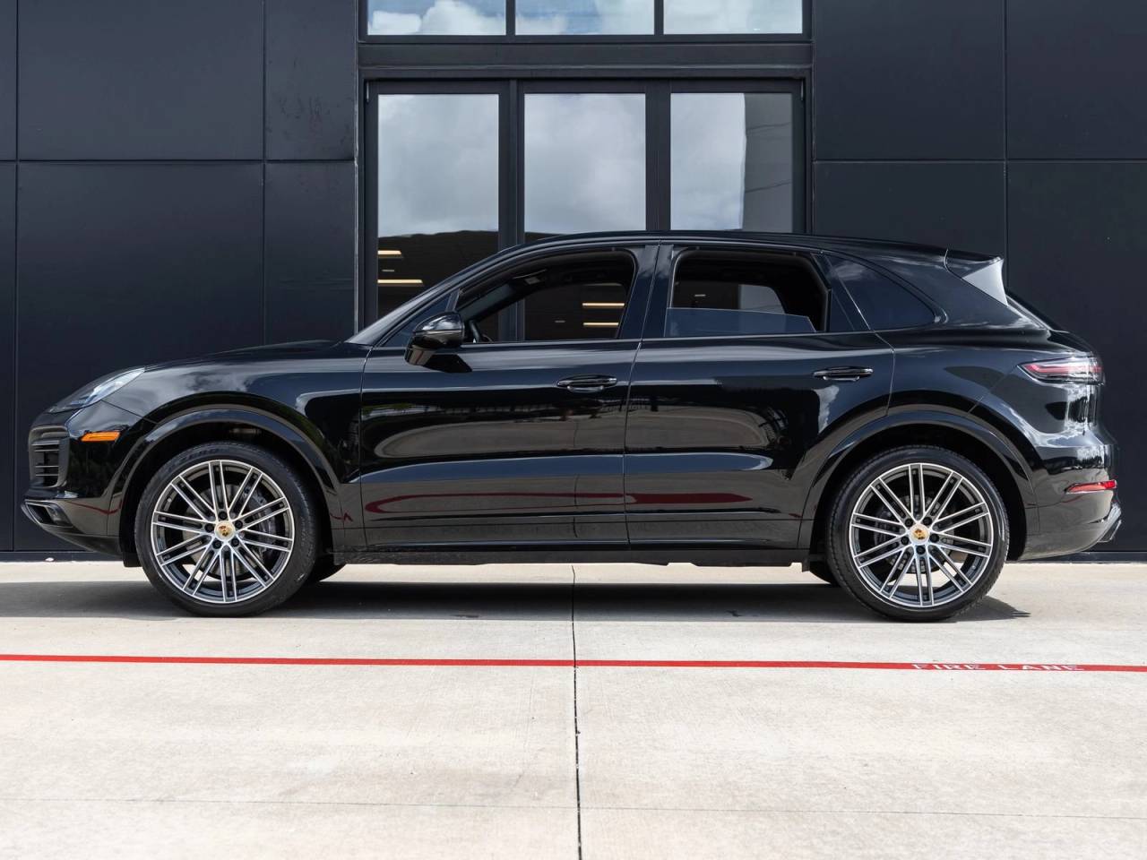 2023 Porsche Cayenne Cayenne Platinum Edition (MY23)