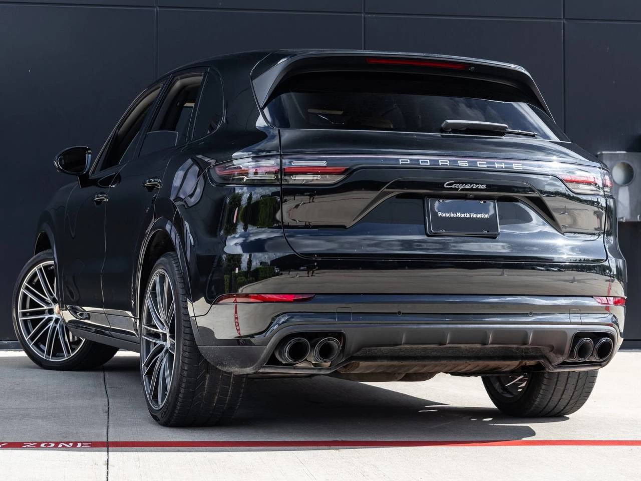 2023 Porsche Cayenne Cayenne Platinum Edition (MY23)
