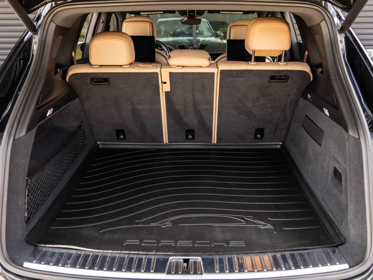 2023 Porsche Cayenne Cayenne Platinum Edition (MY23)