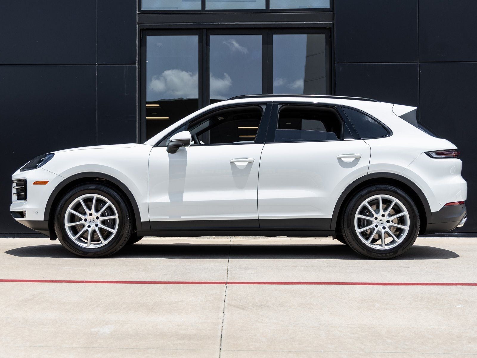 2025 Porsche Cayenne Base