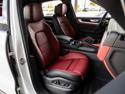 2025 Porsche Cayenne Base