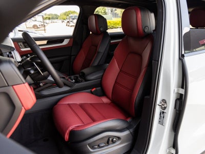 2025 Porsche Cayenne Base