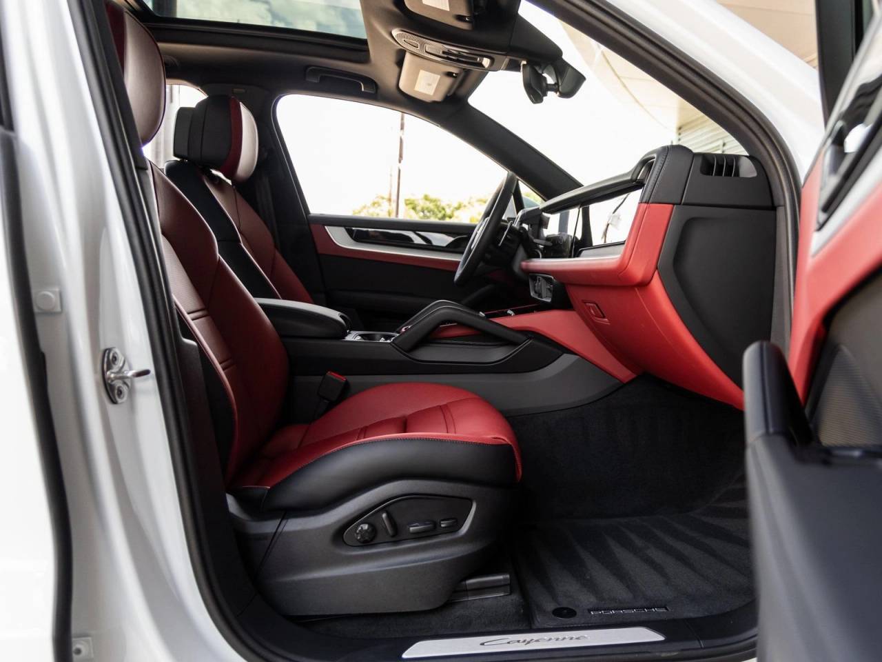 2025 Porsche Cayenne Base
