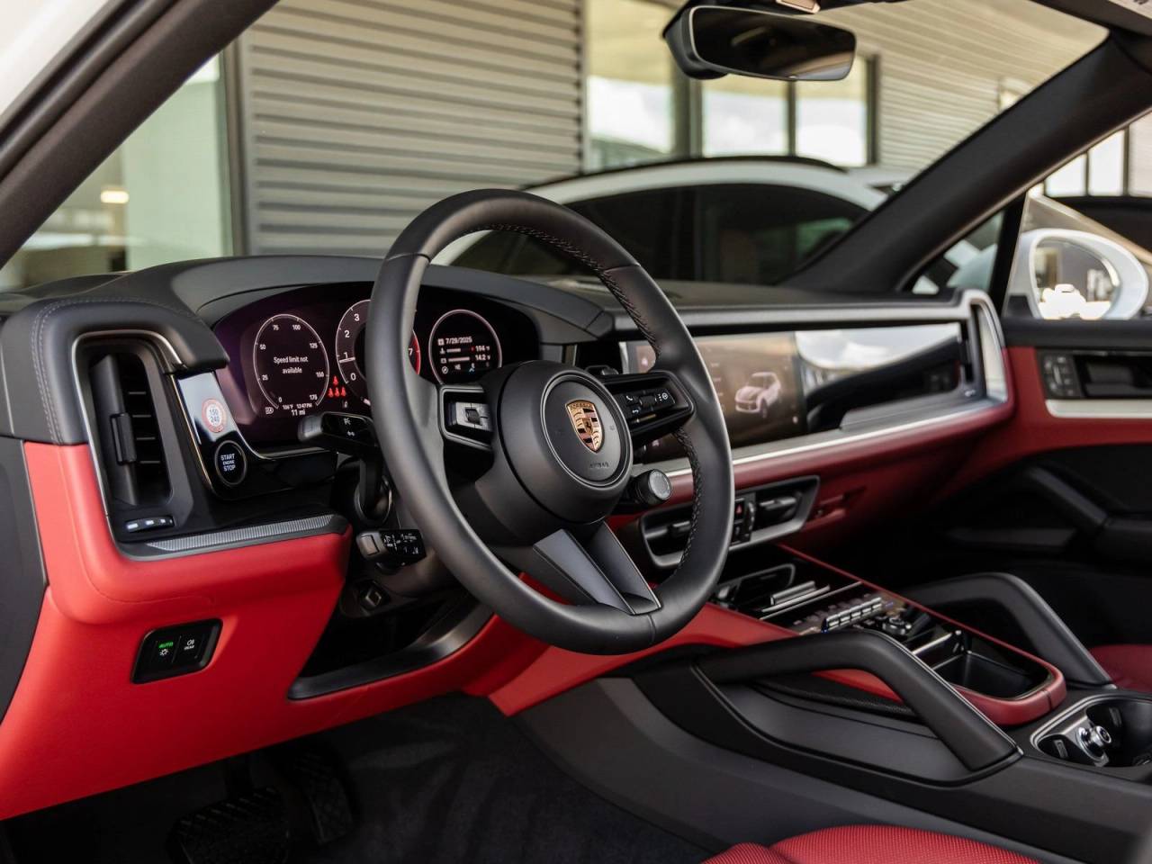2025 Porsche Cayenne Base