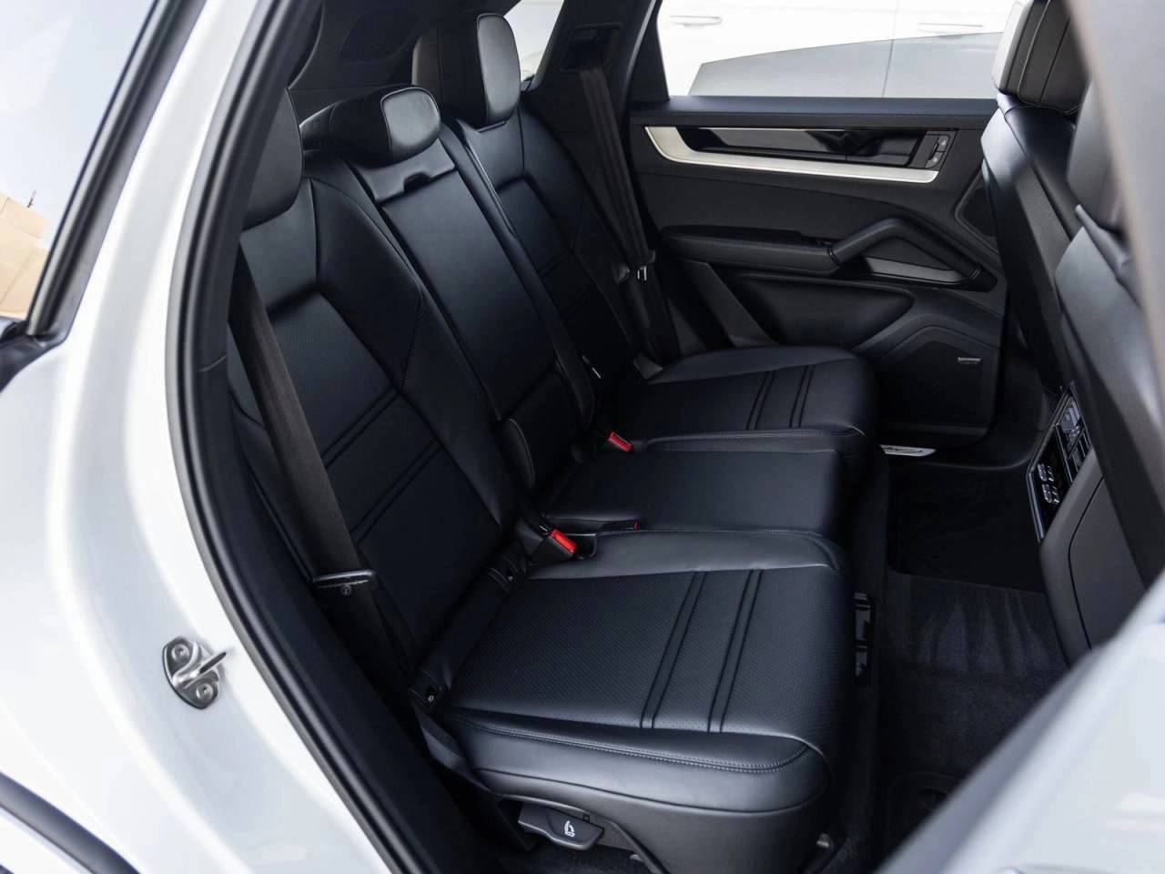 2026 Porsche Cayenne AWD