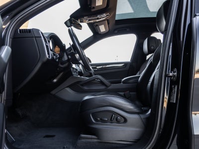 2022 Porsche Cayenne Cayenne