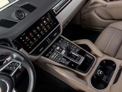 2023 Porsche Cayenne Cayenne Platinum Edition (MY23)