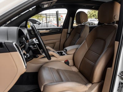 2023 Porsche Cayenne Cayenne Platinum Edition (MY23)