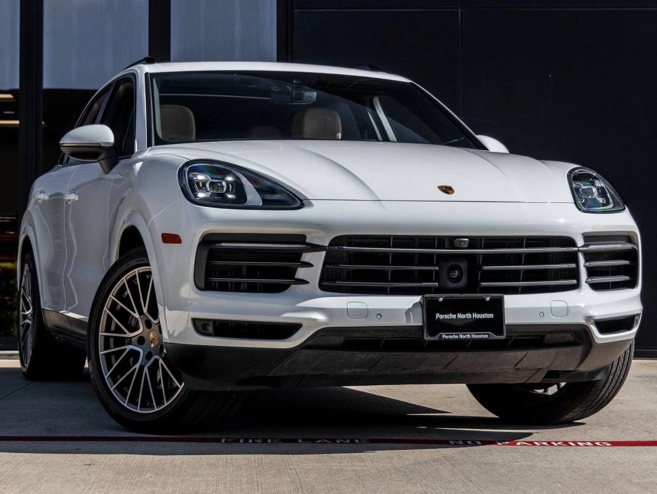 2023 Porsche Cayenne Cayenne Platinum Edition (MY23)