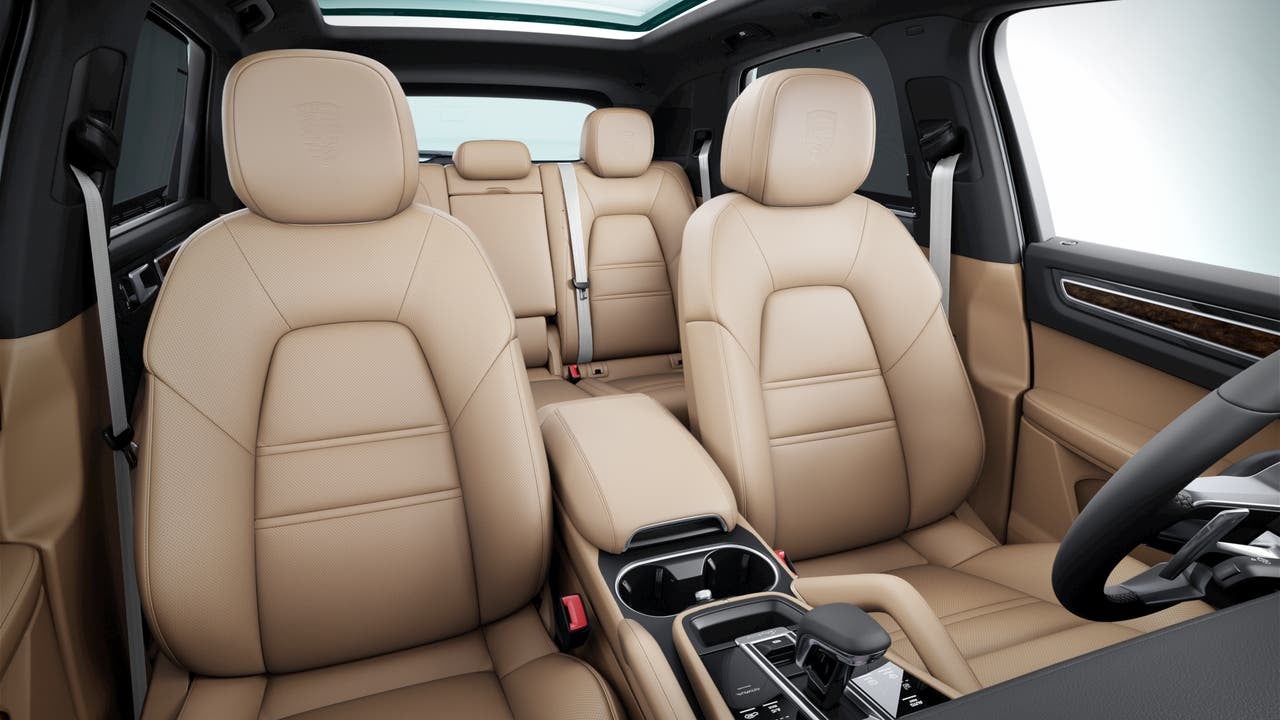 2023 Porsche Cayenne Cayenne Platinum Edition (MY23)