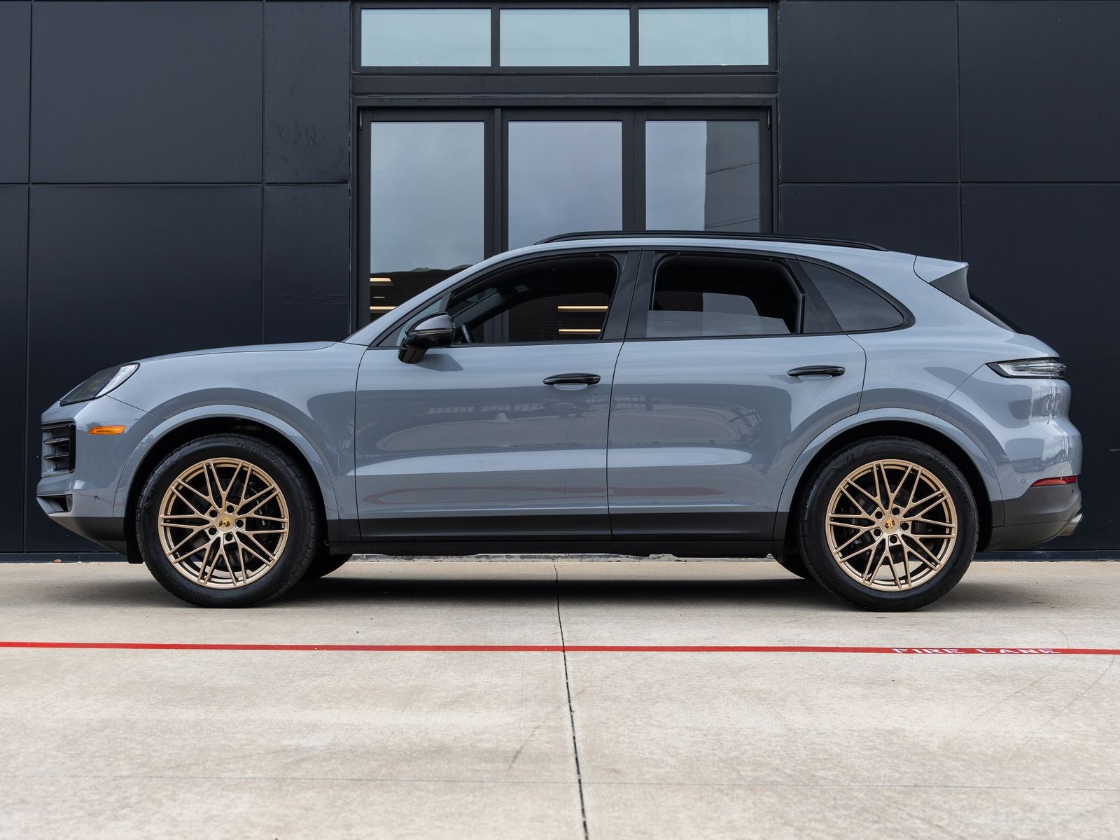 2024 Porsche Cayenne AWD