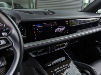 2024 Porsche Cayenne AWD