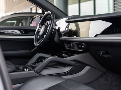 2024 Porsche Cayenne AWD