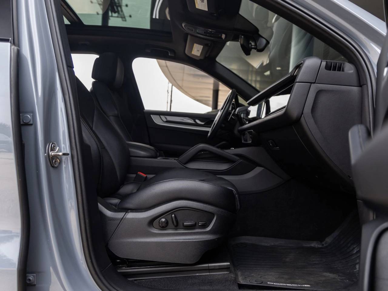 2024 Porsche Cayenne AWD