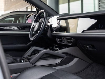 2024 Porsche Cayenne AWD