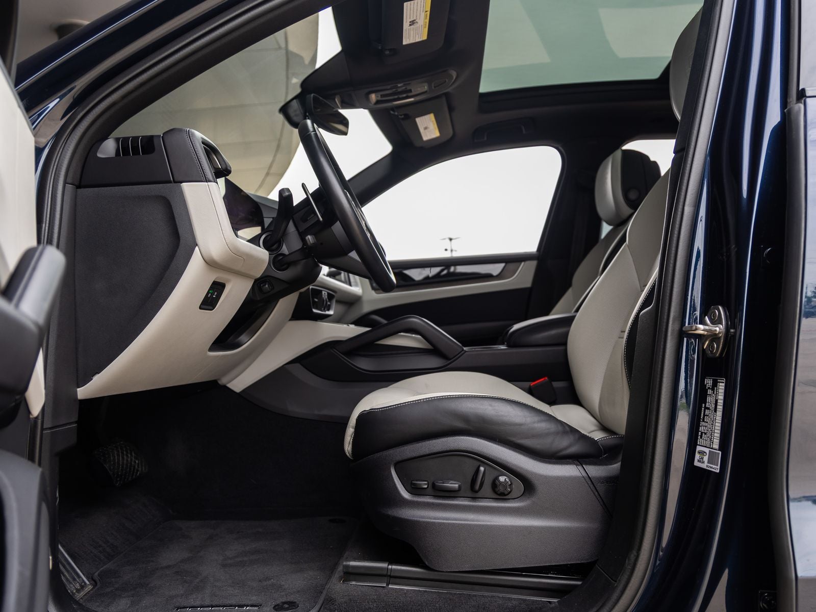 2024 Porsche Cayenne AWD