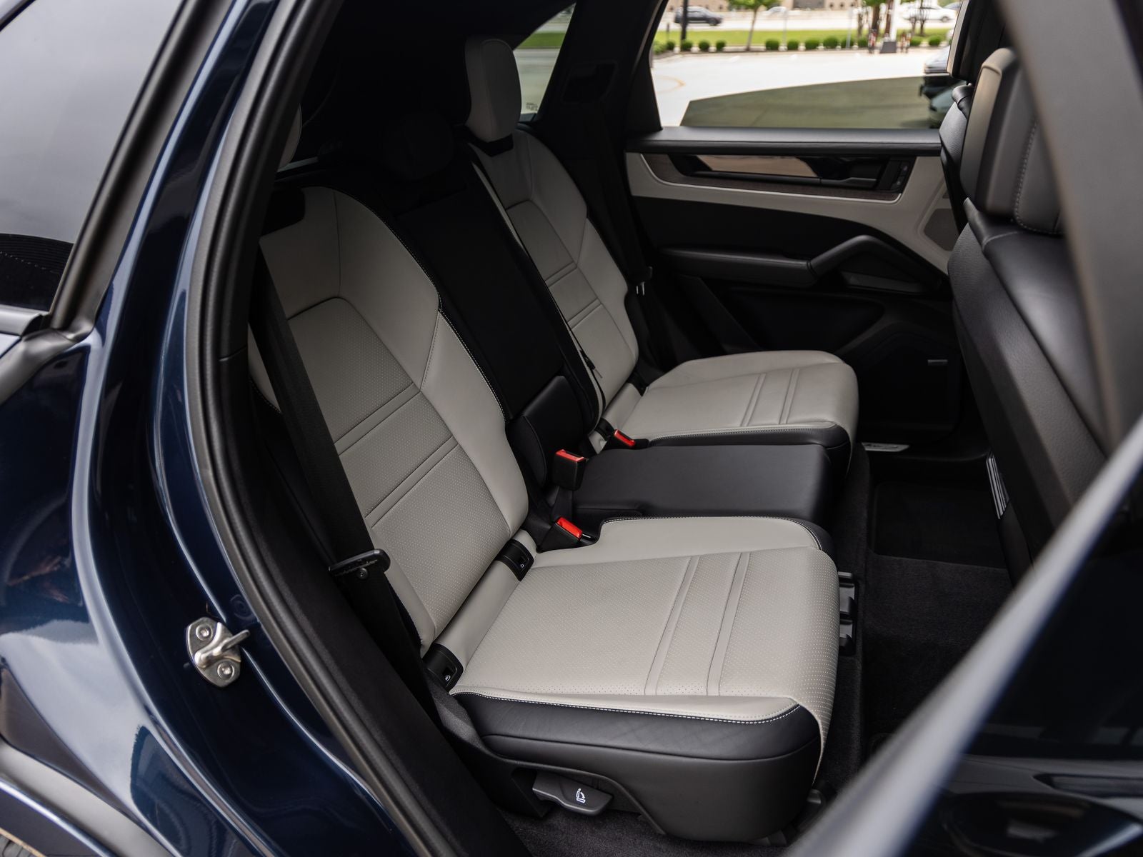 2024 Porsche Cayenne AWD