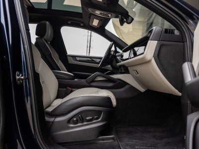 2024 Porsche Cayenne AWD