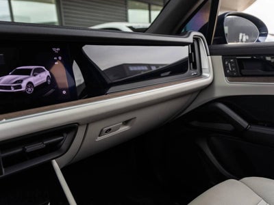 2024 Porsche Cayenne AWD