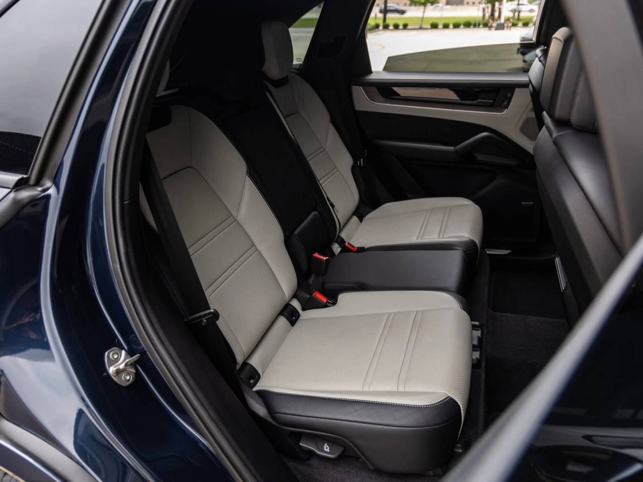 2024 Porsche Cayenne AWD