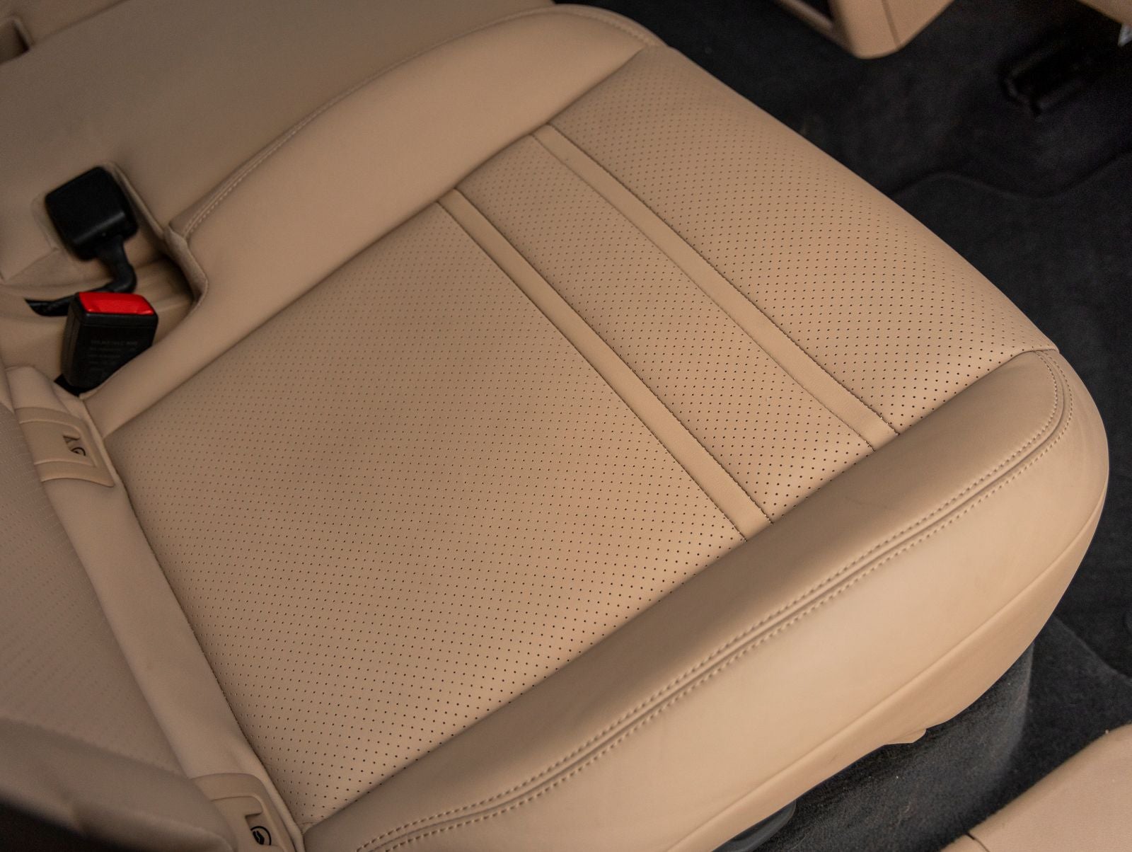 2023 Porsche Cayenne Base
