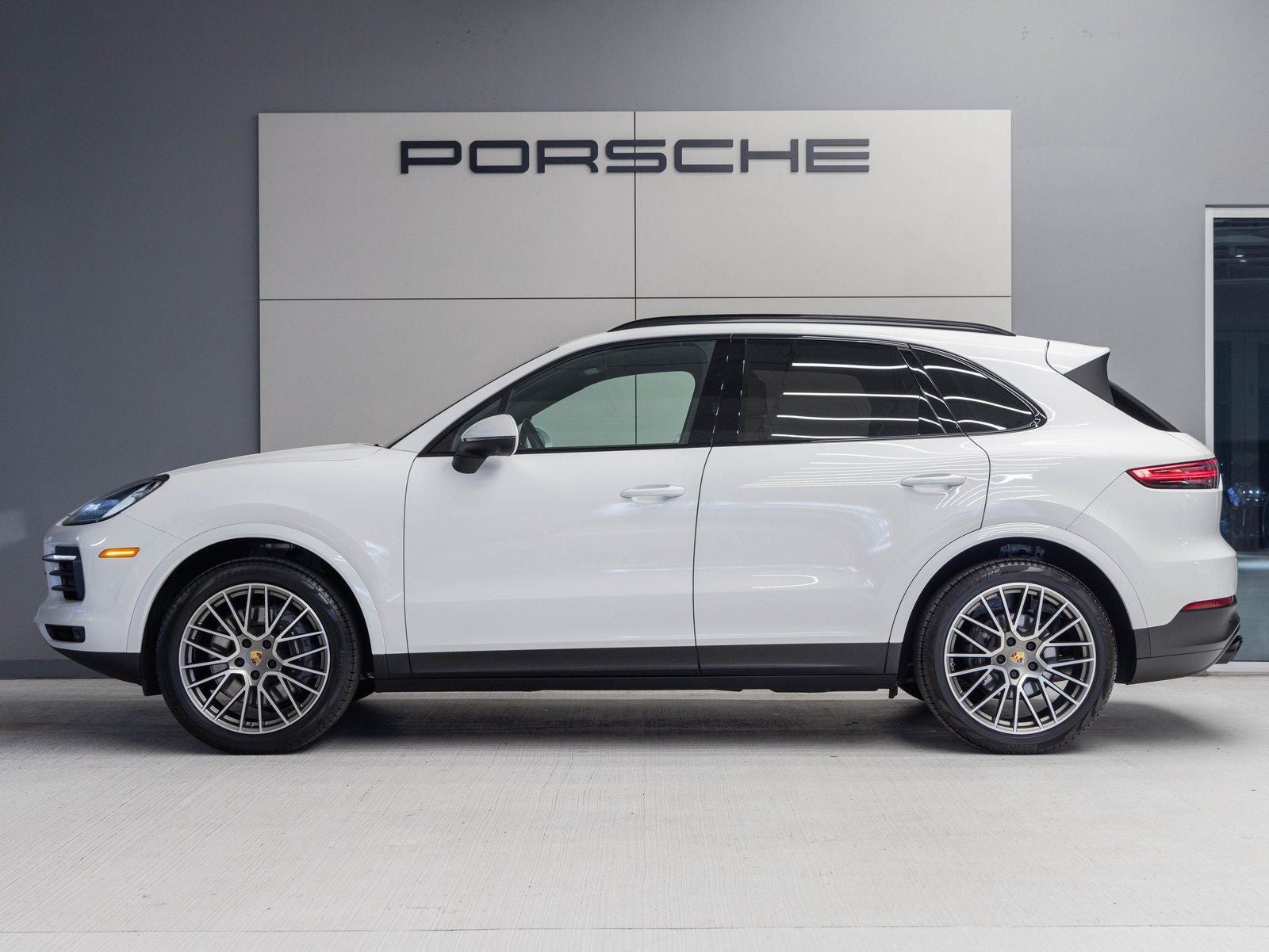 2023 Porsche Cayenne Platinum Edition