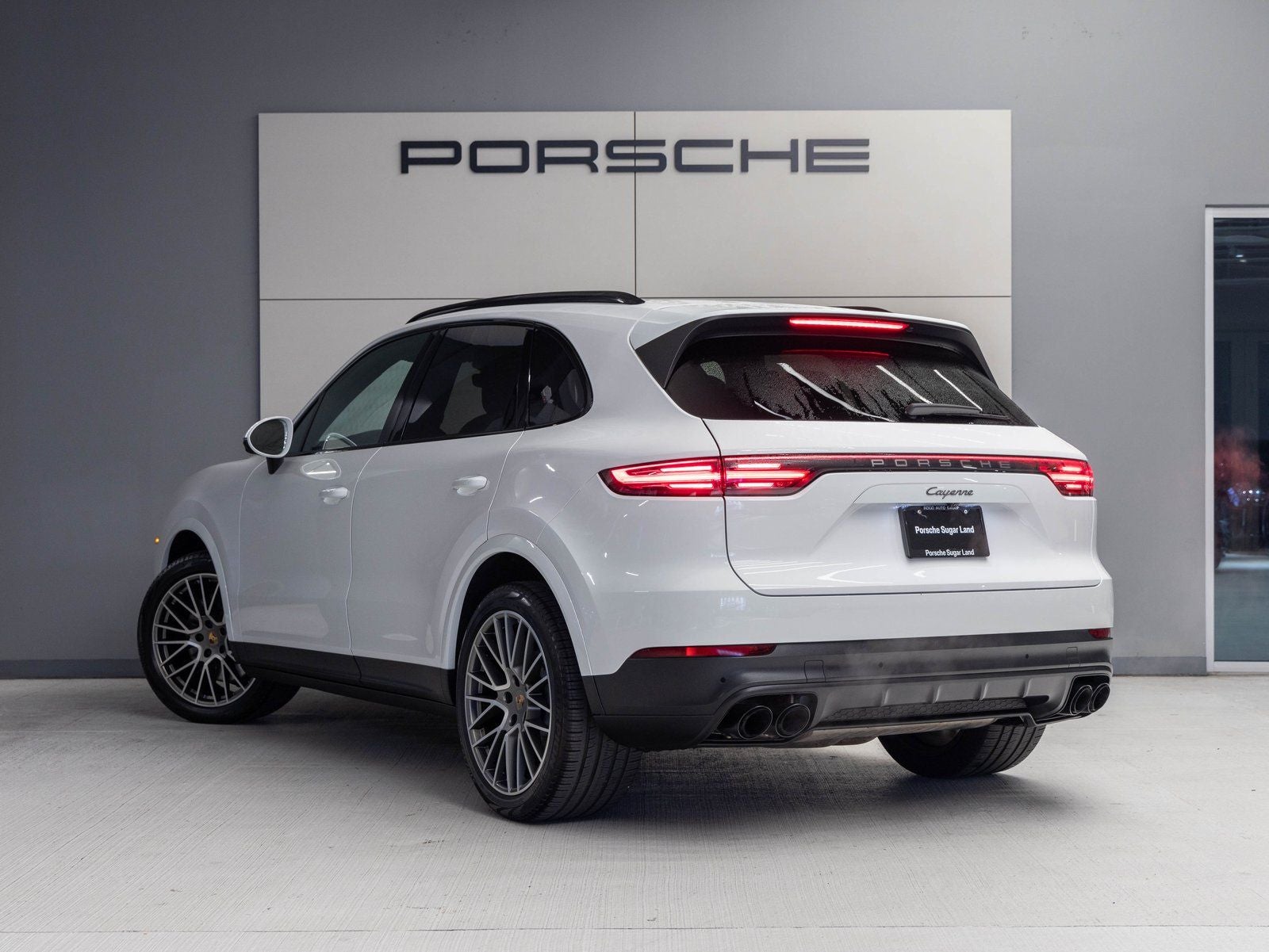2023 Porsche Cayenne Platinum Edition