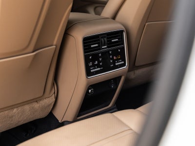 2023 Porsche Cayenne Platinum Edition