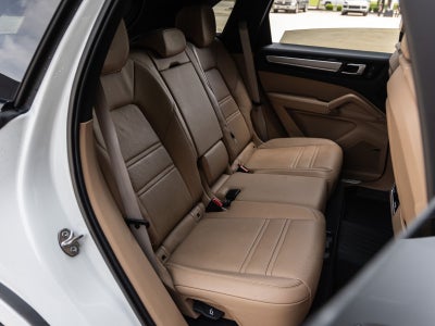 2023 Porsche Cayenne Platinum Edition