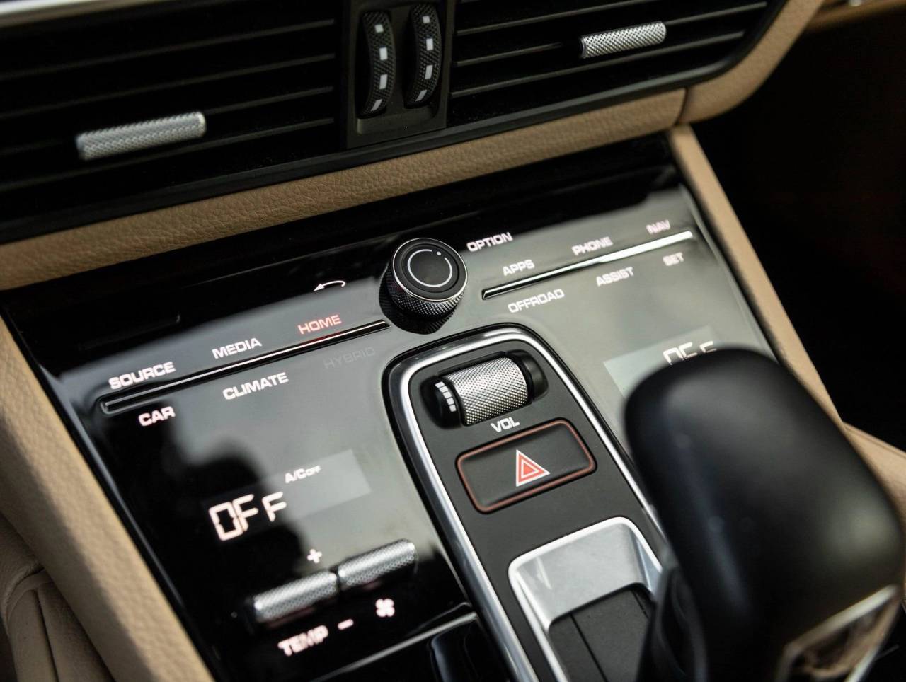 2023 Porsche Cayenne Platinum Edition