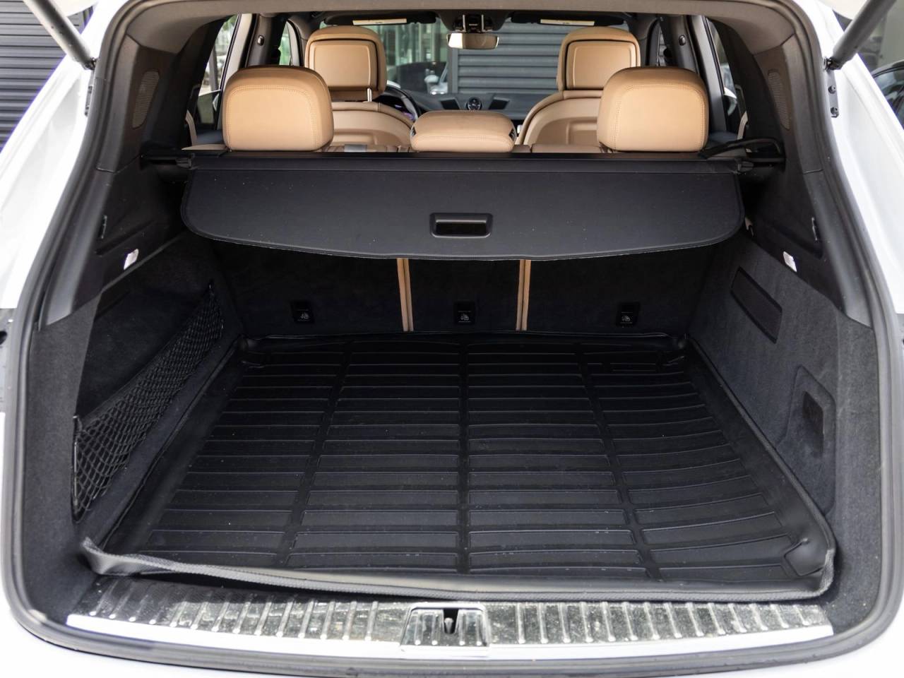2023 Porsche Cayenne Platinum Edition