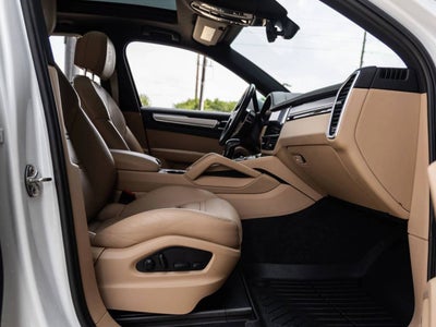 2023 Porsche Cayenne Platinum Edition