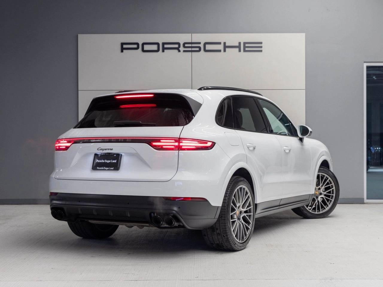 2023 Porsche Cayenne Platinum Edition
