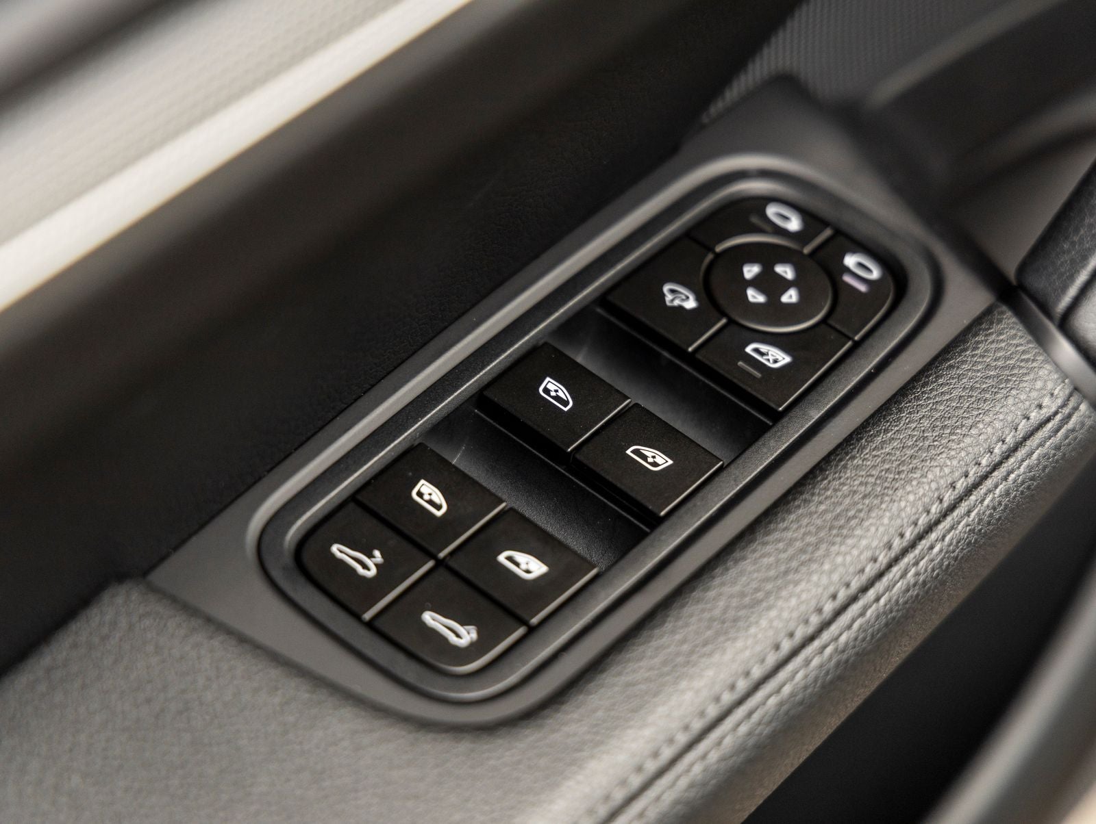 2026 Porsche Cayenne AWD