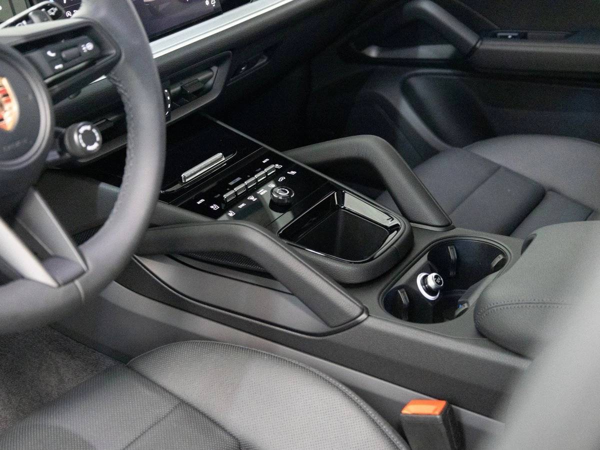 2026 Porsche Cayenne AWD