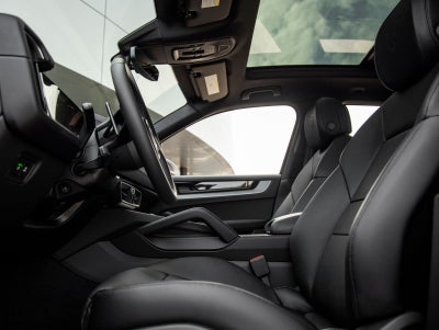 2026 Porsche Cayenne AWD
