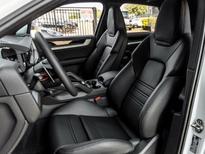 2025 Porsche Cayenne Cayenne