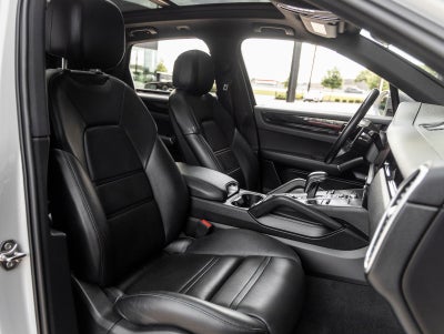 2020 Porsche Cayenne Base