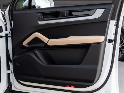 2026 Porsche Cayenne AWD