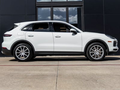 2023 Porsche Cayenne Base