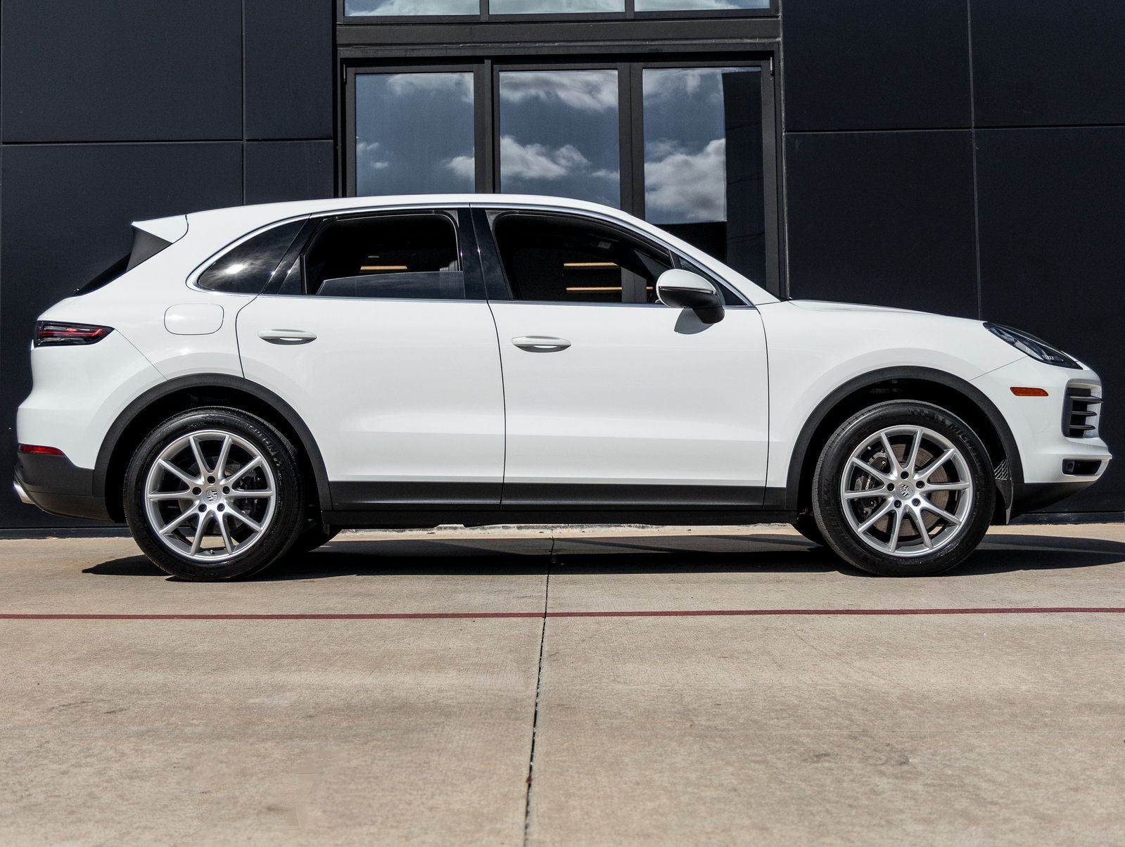 2023 Porsche Cayenne Base