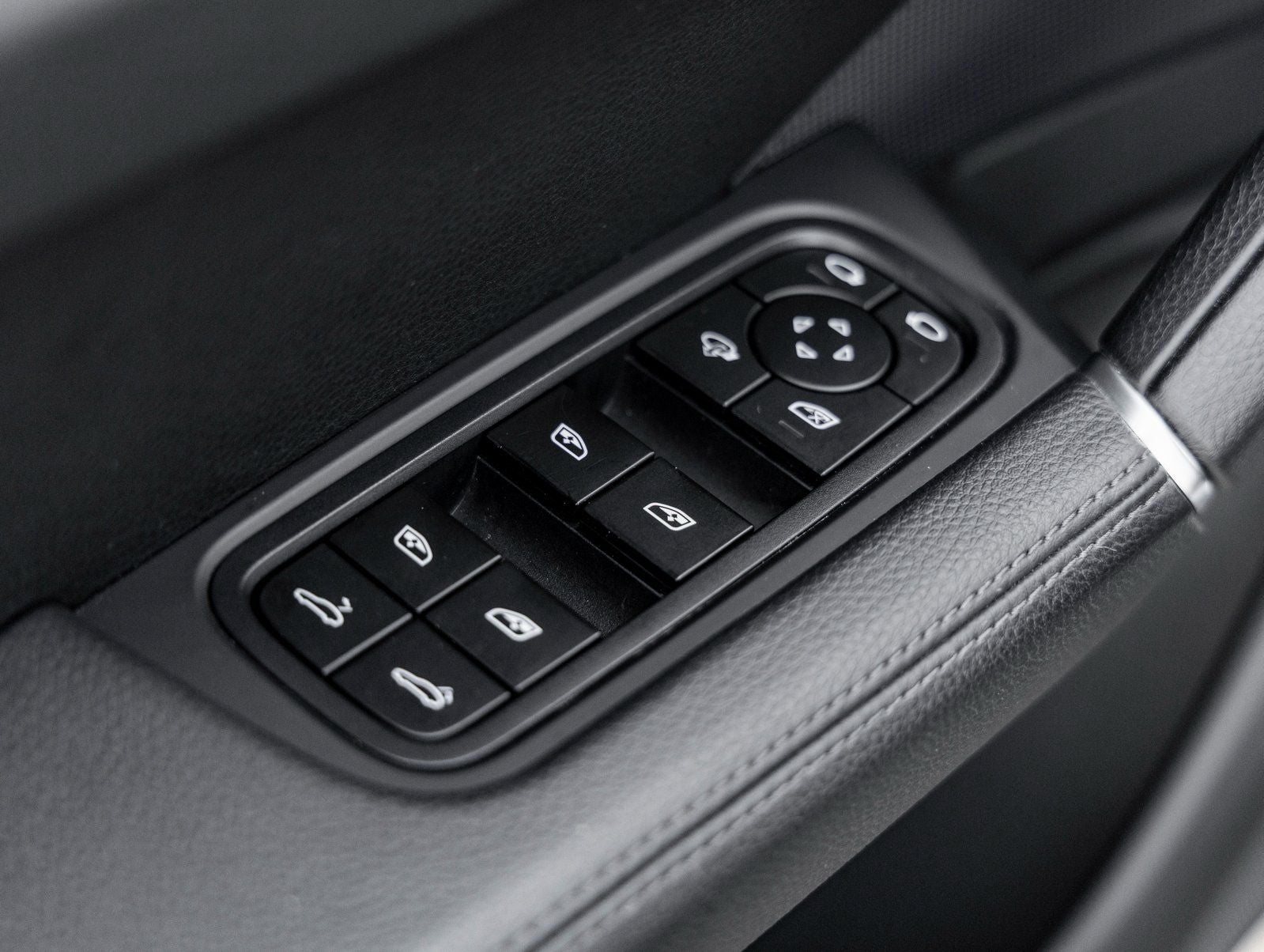 2023 Porsche Cayenne Base