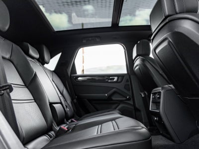 2023 Porsche Cayenne Base