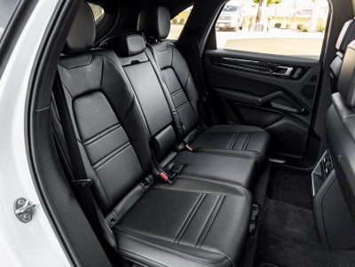 2023 Porsche Cayenne Base